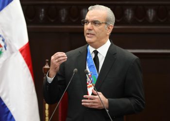 Abinader anuncia pensiones especiales para niños huérfanos por feminicidio