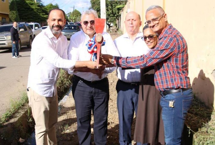 Gobierno invertirá RD$18 millones para impulsar el desarrollo de Moca