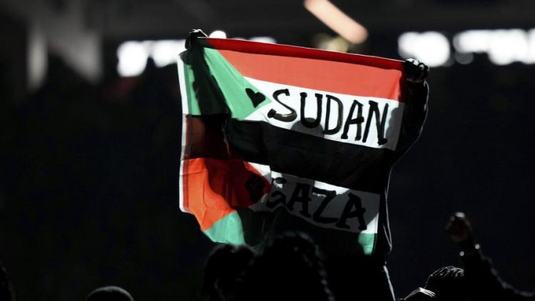 Kendrick Lamar detenido tras desplegar bandera sudanesa-palestina