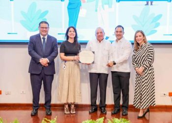 Delta Comercial recibe premio por gestión aduanera
