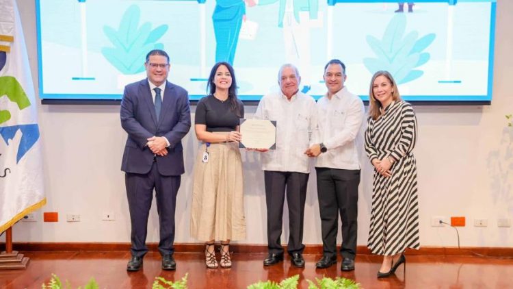 Delta Comercial recibe premio por gestión aduanera
