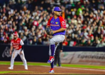 El lanzador Esmil Rogers es elegido Jugador Más Valioso de la Serie del Caribe