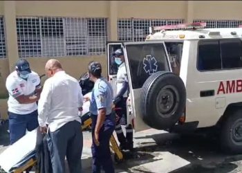 Estudiante causa convulsión a otra tras golpearla en liceo de Nagua