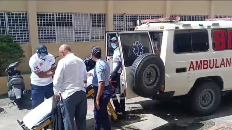 Estudiante causa convulsión a otra tras golpearla en liceo de Nagua
