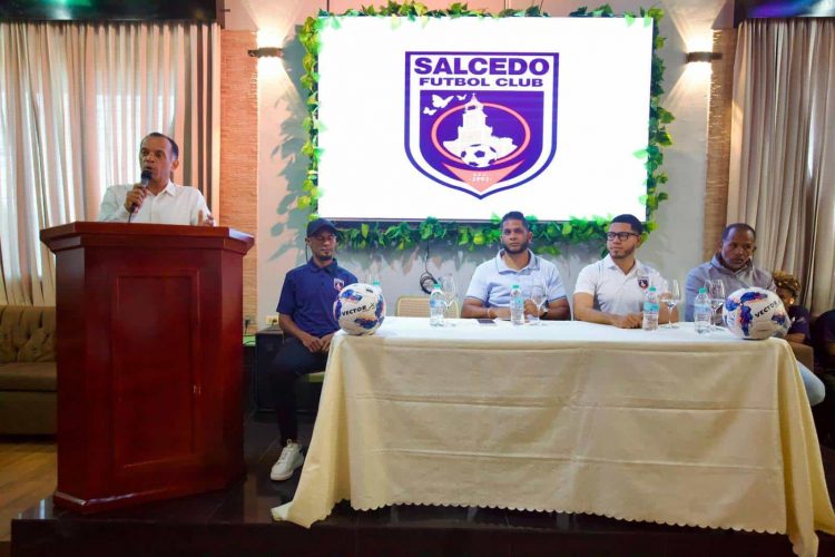 El Salcedo Fútbol Club hace historia en su debut profesional