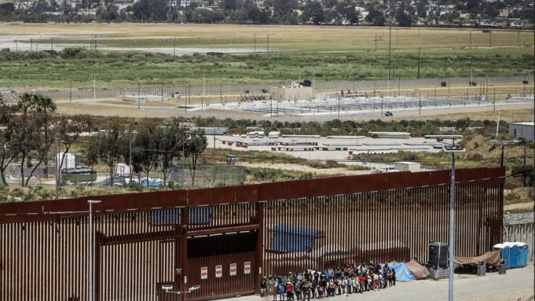 Exportadores en México sufren demoras de hasta ocho horas en la frontera