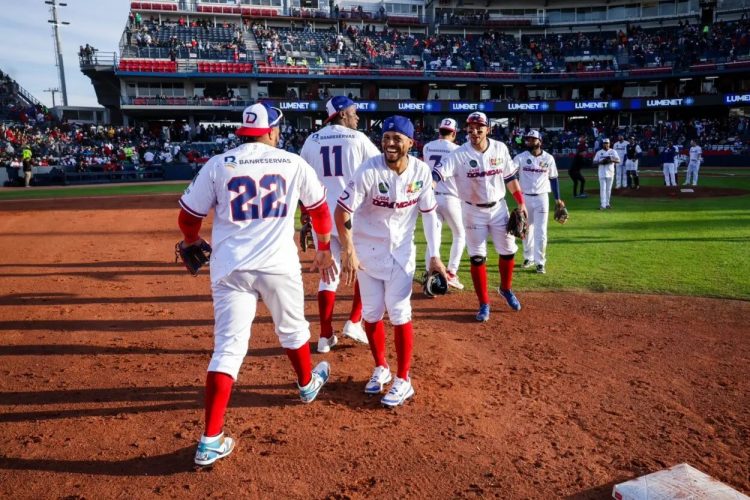 República Dominicana derrota a Venezuela en el inicio de la Serie del Caribe 2025