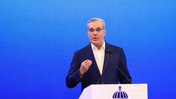 Abinader: Apagones son insostenibles y las EDE, un dolor de cabeza