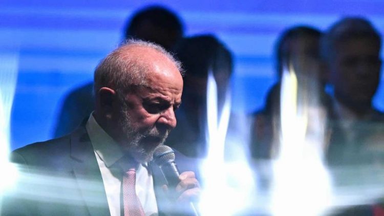 Lula ratifica su plan de explotar petróleo cerca del Amazonas