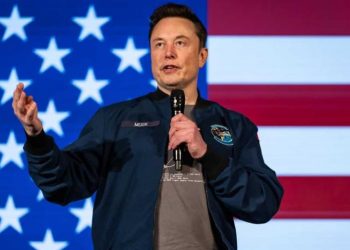 21 empleados federales renuncian por colaboración con DOGE de Musk