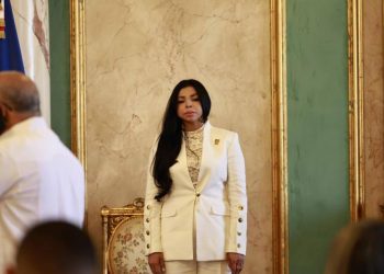 Yeni Berenice Reynoso es juramentada como Procuradora General