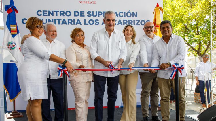 Presidente Abinader inaugura Centro de Superación Comunitaria en Los Alcarrizos