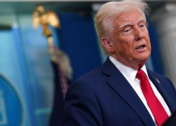 Trump suspende aumento de aranceles al acero canadiense tras medida de Ontario