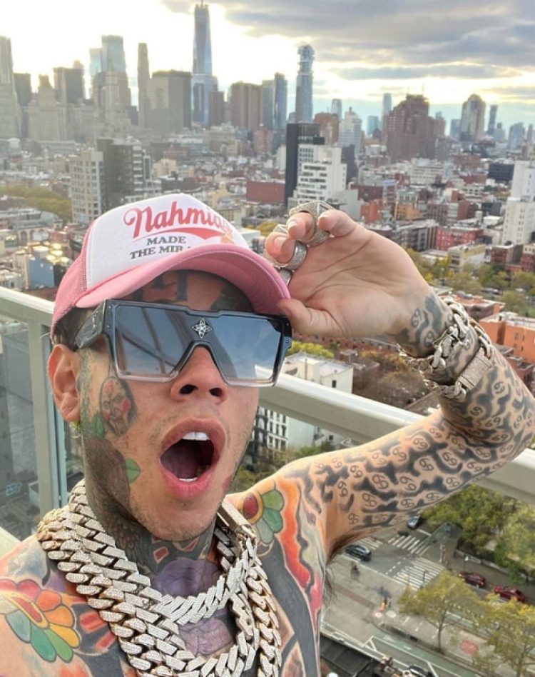 Agentes federales realizan allanamiento en la casa de Tekashi en Florida