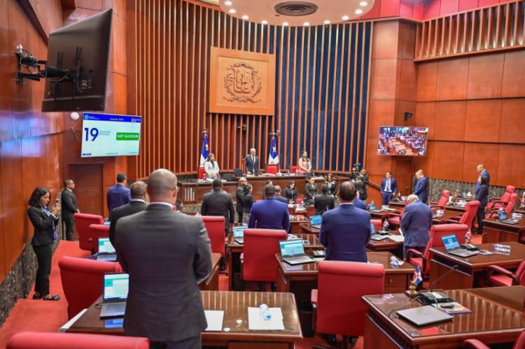 Senado concluye diálogo de reforma laboral y recibe propuesta sobre cesantía