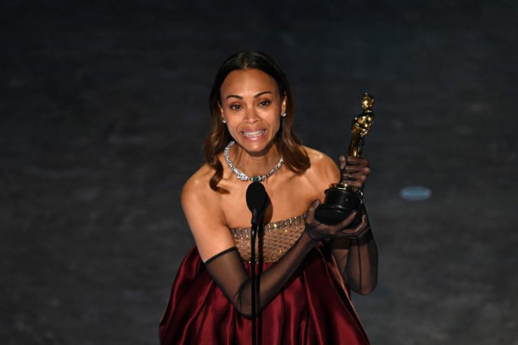 Zoe Saldaña, primera dominicana en ganar un Óscar por "Emilia Pérez"