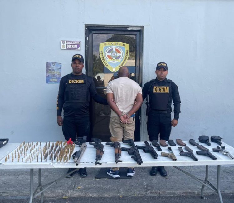 Policía Nacional incauta armas y motos en Baní