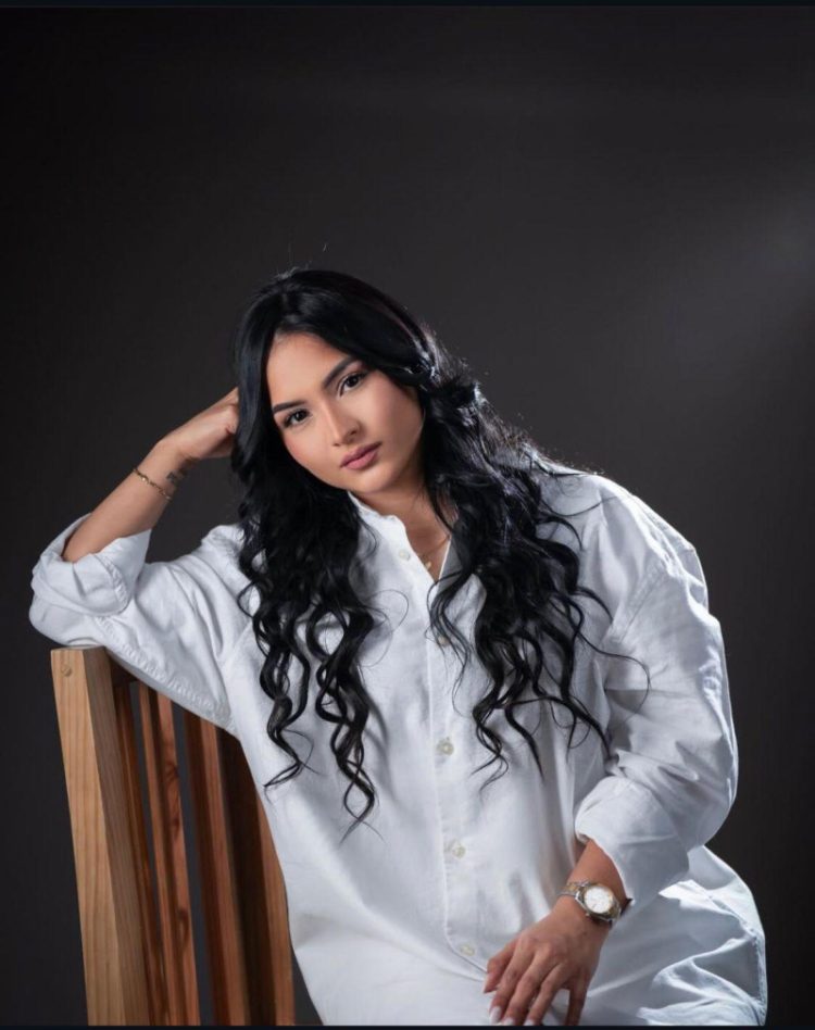 Policía persigue al presunto sospechoso de matar a mujer venezolana