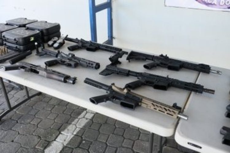 Desmantelan en Baní red internacional de tráfico de armas