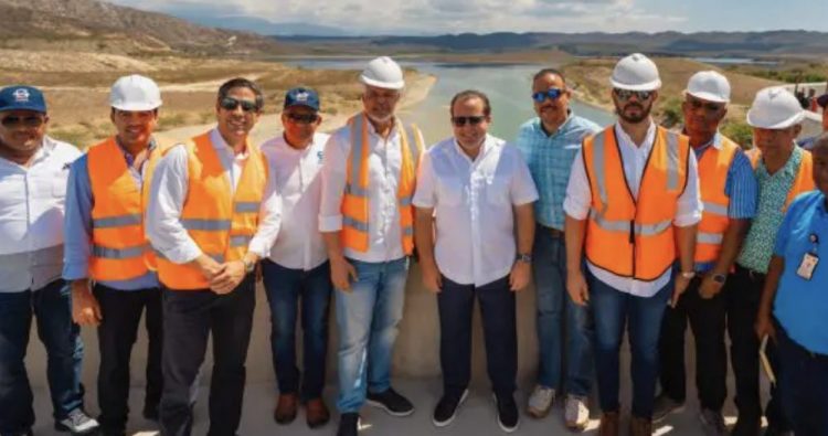 Ministro Paliza supervisa presa de Monte Grande