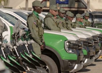 Medio Ambiente entrega vehículos al SENPA para vigilancia