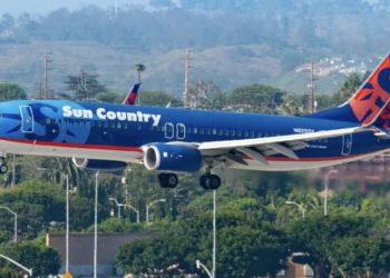 Vuelo con destino a México es desviado a Texas por amenaza