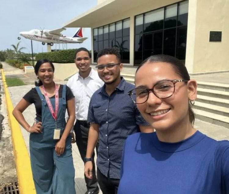 Cuatro dominicanos ganan competencia internacional de innovación aérea