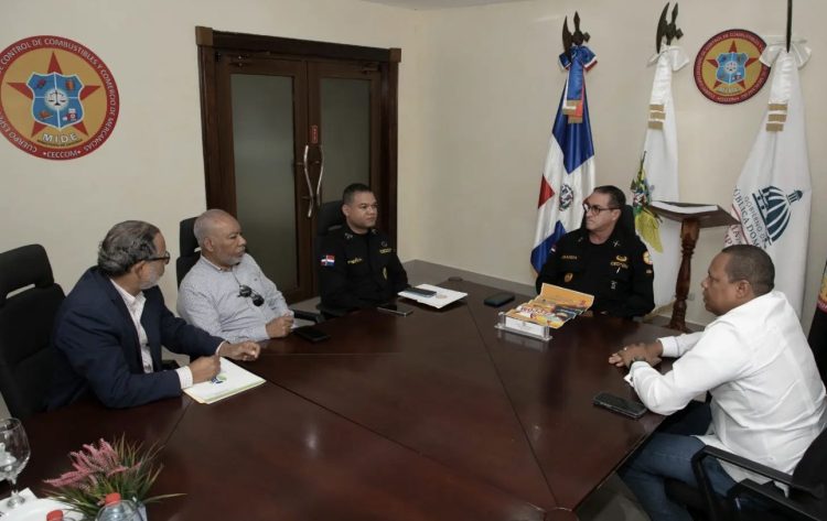 Pro Consumidor y CECCOM lanzan operativo especial para Semana Santa 2025