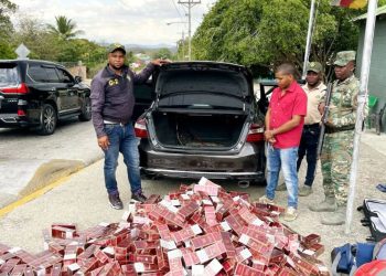 Arrestan a un cabo de la Policía con 80 mil cigarrillos de contrabando en Elías Piña