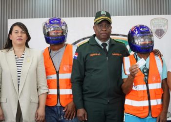 Digesett implementa programa "Un casco para salvar tu vida" en Sánchez