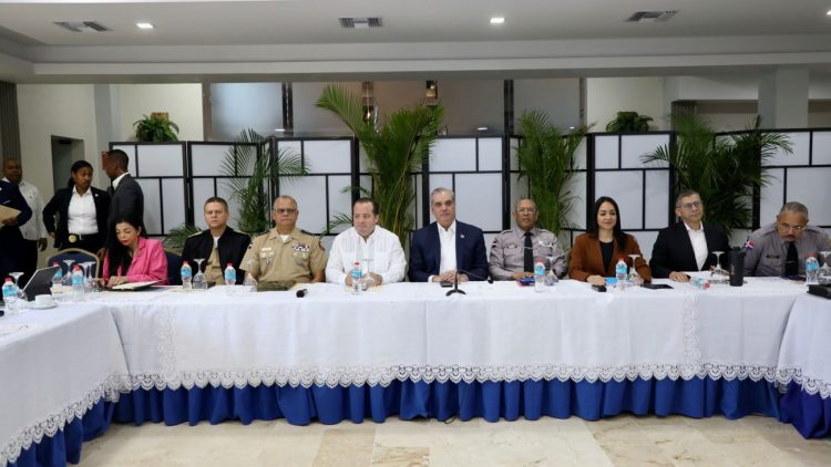 Luis Abinader lidera reunión de seguimiento al Plan de Seguridad Ciudadana