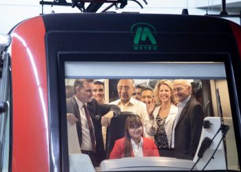 Ministro francés Laurent Saint-Martin recorre el Metro y el Teleférico de Santo Domingo