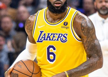 LeBron James, el primer jugador de la NBA en alcanzar 50.000 puntos