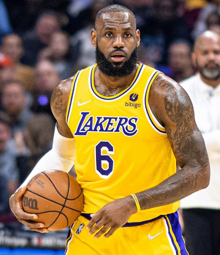 LeBron James, el primer jugador de la NBA en alcanzar 50.000 puntos