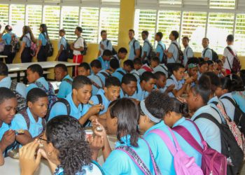 Iniciativa educativa resalta programas del Inabie para reducir ausentismo escolar