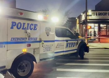 Madre acusada de matar a su hija en bautizo en bañera