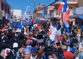 Marcha en El Hoyo de Friusa termina en enfrentamientos con las autoridades