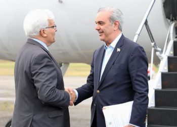Presidente Abinader llega a Montevideo para la investidura de Yamandú Orsi