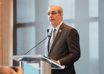 Abinader promueve a RD como destino para inversión textil y calzado