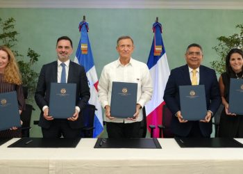 Gobierno dominicano firma Hoja de Ruta de Cooperación con la Agencia Francesa de Desarrollo