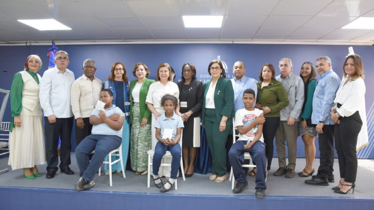 Niños serán vacunados contra el Virus del Papiloma Humano por primera vez en el país