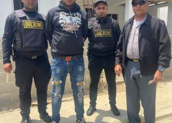 Se entrega hombre que mató a tiros a su expareja en Navarrete