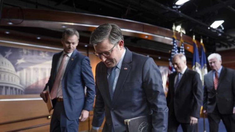 Trump colabora con la cámara para prevenir el cierre del gobierno