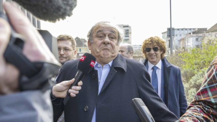 Blatter y Platini absueltos por irregularidades financieras en la FIFA