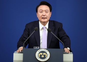 Tribunal ordena la liberación del presidente surcoreano de su detención