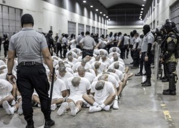 Trump envia a 238 miembros del tren de aragua a cárcel en El Salvador