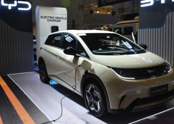 CEO de BYD desarrolla sistema de carga ultrarrápido para coches