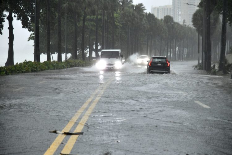 Vaguada y frente frío provocarán lluvias y tronadas