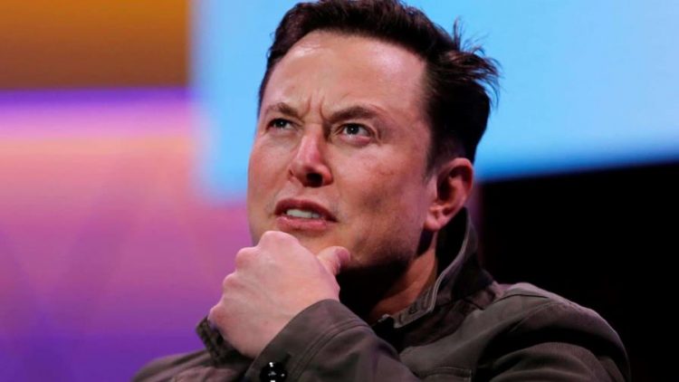 Musk denuncia que X es blanco de un "enorme ciberataque"