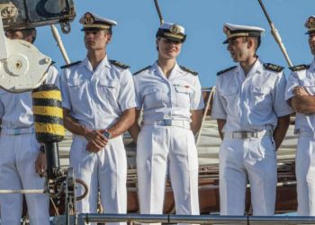 La princesa Leonor llega a Uruguay a bordo del buque "Elcano"